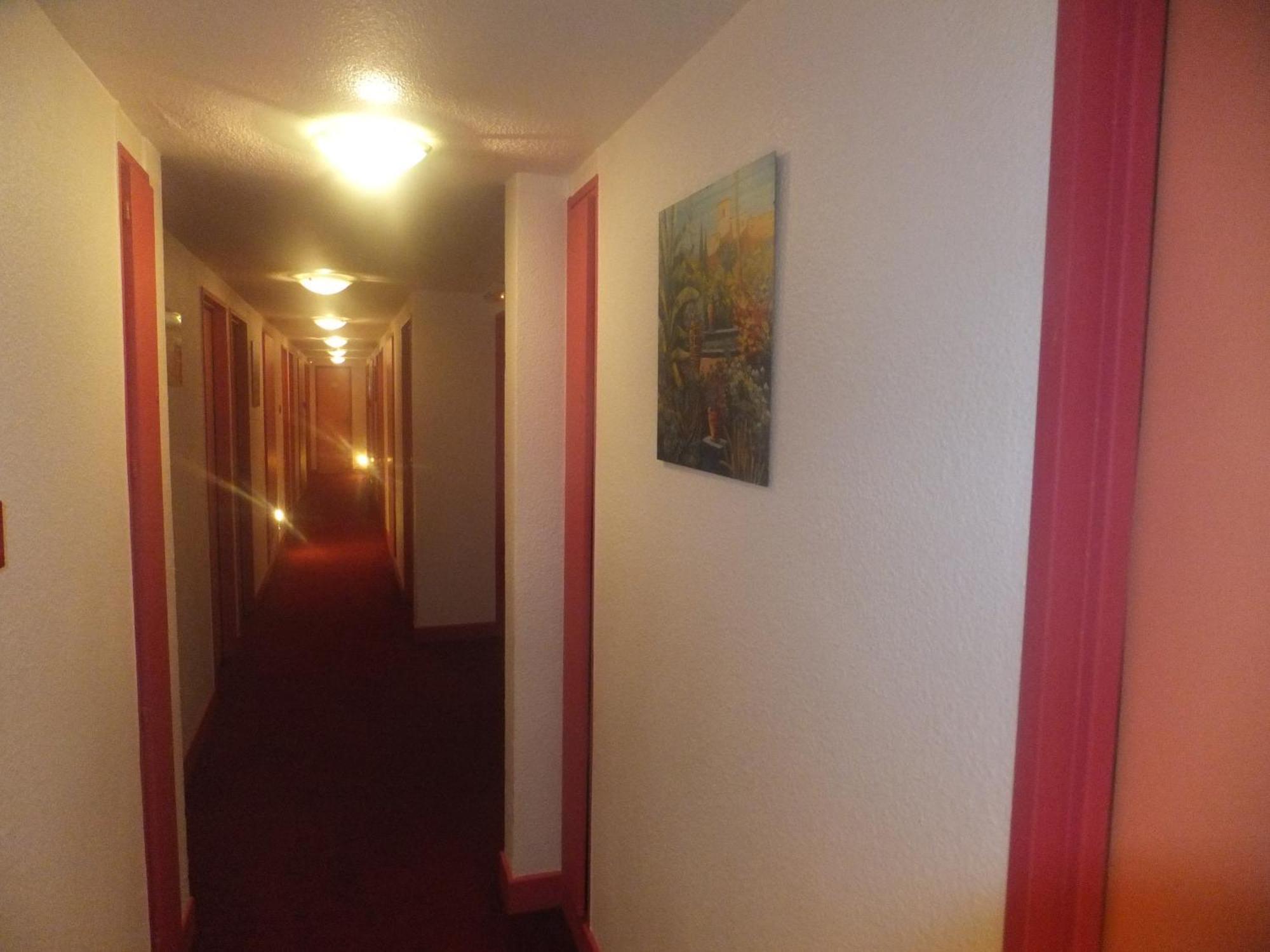 Hotel Le Village Gif-sur-Yvette Kültér fotó